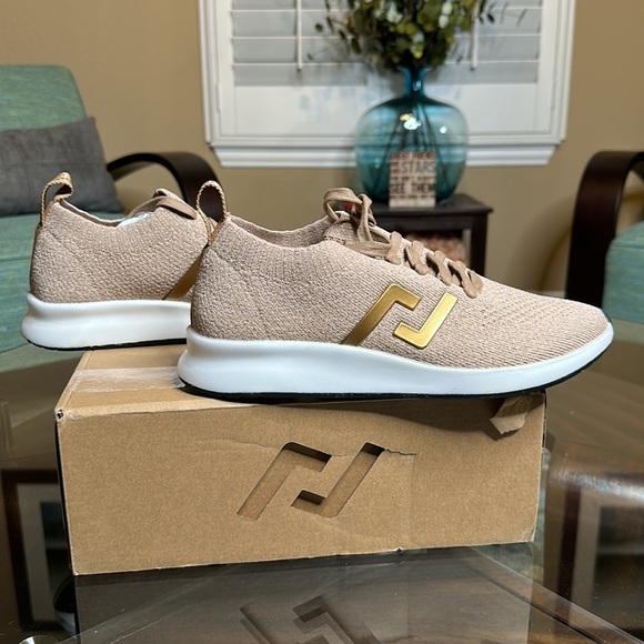 Bolt Lace Up By Rollie Sneaker‎ Sz 41/ Sz10 in rose gold color - Picture 5 of 9